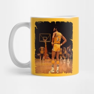 Kareem Abdul Jabbar - Vintage Design Of Basketball Mug